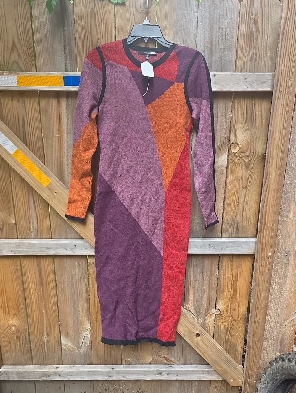 Women’s Colorblock Long Sleeve Knit Dress - Burgundy Red Mix